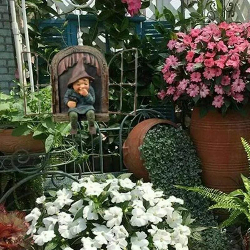 2026 Naughty Garden Statue Elf - Home Bargains recension och pris